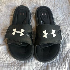Size 11 UA slides